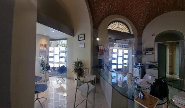 locale commerciale in vendita a Livorno in zona Centro Città