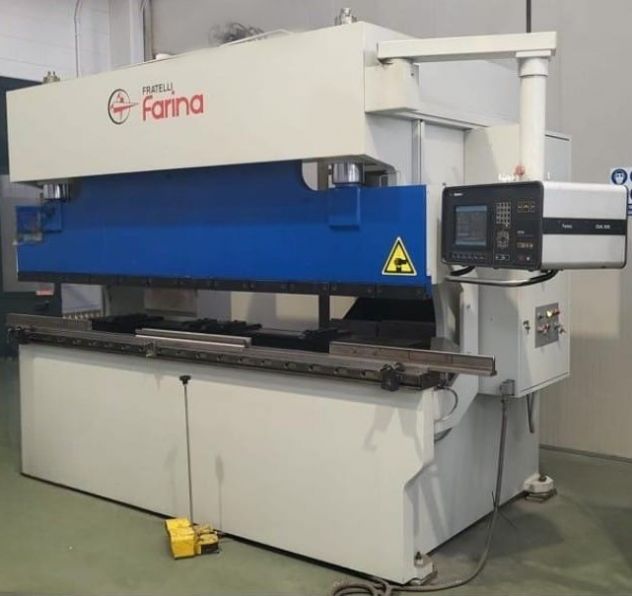 Piegatrice Lamiera FARINA 110/30