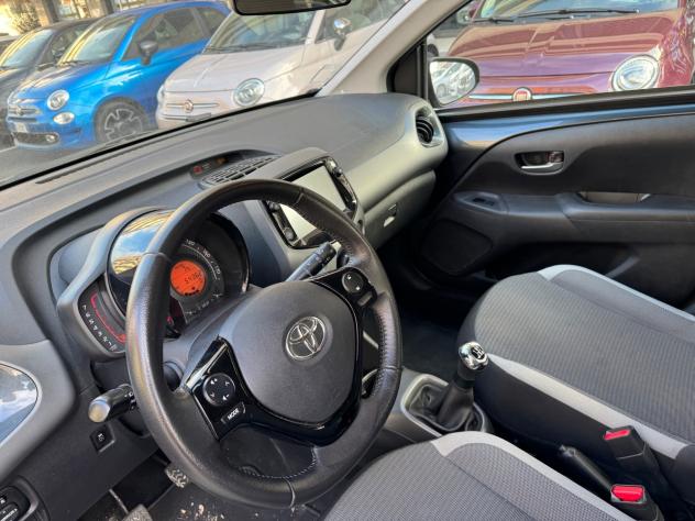 Toyota Aygo Connect 1.0 VVT-i 72CV 5 porte x-business plus CAR PLAY NAVI KAMERA BLUETOOTH CERCHI 15 - Foto 8