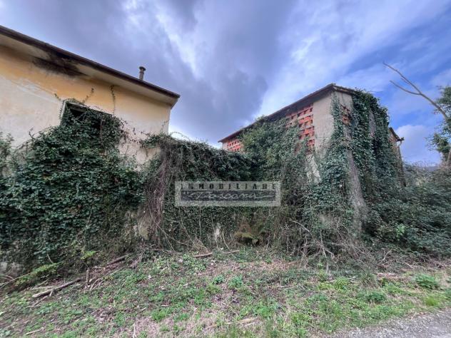 CASA INDIPENDENTE di 14 vani e di 533 mq (MASSAROSA - Borrone) rif. A799 - Foto 6