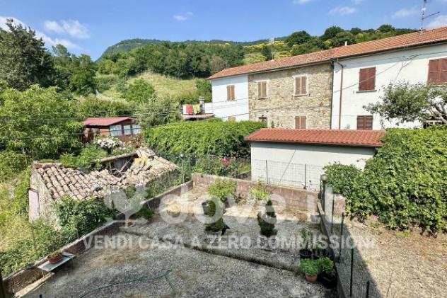 Villa di 180 m² con più di 5 locali in vendita a Castell'Azzara
