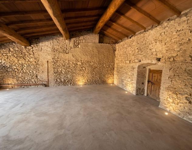Affascinante Quadrilocale con Loggia e Potenziale per Nuove Unità Abitative - Foto 11