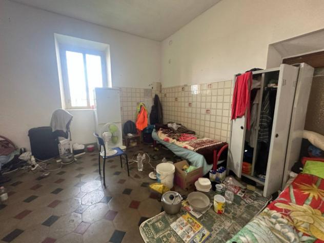 Immobile in asta di 870 m² con più di 5 locali e box auto in vendita a Piacenza - Foto 8