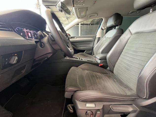Volkswagen Passat Variant 2.0 TDI Executive 4Motion 200 CV DSG - Foto 6