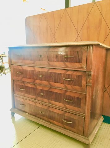 Antica Cassettiera in legno