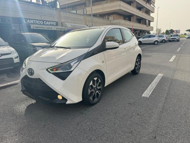 Toyota Aygo Connect 1.0 VVT-i 72 CV 5 porte x-play LED NAVI KAMERA CERCHI 16 PDC BLUETOOTH - Foto 3