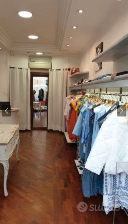 BOLOGNA LOCALE C/1 • Negozi - Locali