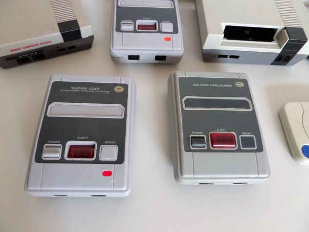 Case / Plastiche console Famicloni vintage vari - Foto 4