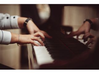 Maestro laureato per lezioni di pianoforte domiciliari a Corsico