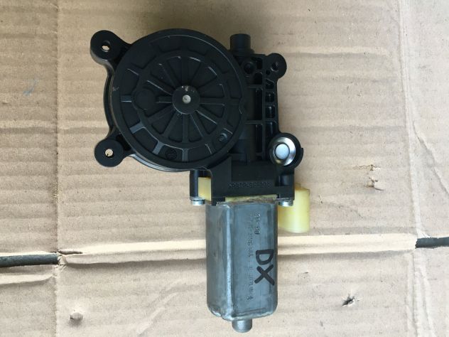 Motorino alzavetro DESTRO / DX SMART 700 ForTwo W 450 04