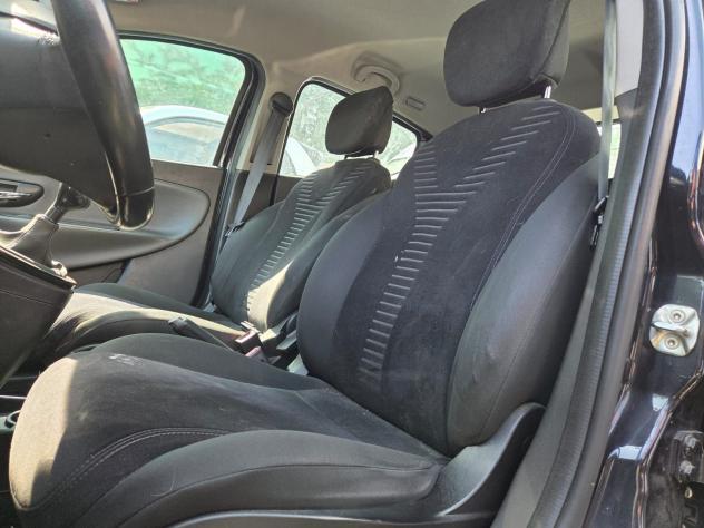 Lancia Ypsilon 0.9 TwinAir 85 CV 5 porte S&S DFN - Foto 6