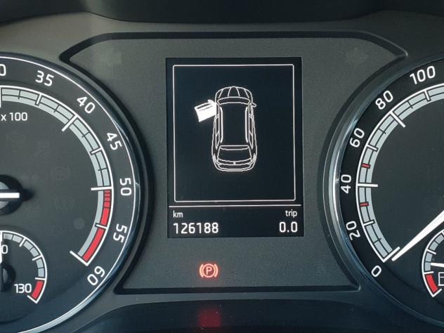Škoda Karoq 1.6 TDI SCR KM CERTIFICATI - GARANZIA - Foto 10