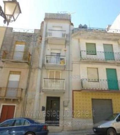IMMOBILI-IMMOBILE RESIDENZIALE-Via Cavour n. 68