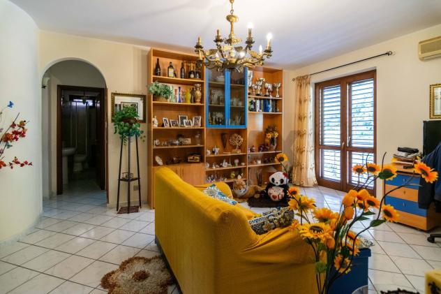 appartamento in vendita ad Aci Catena in zona Aci San Filippo