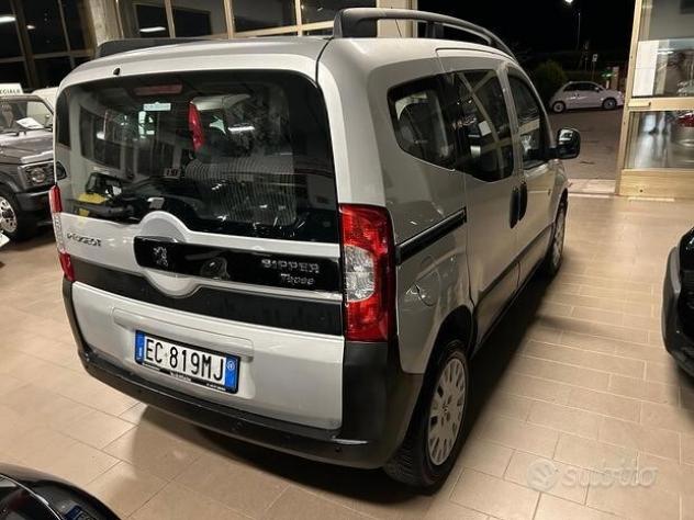 PEUGEOT Bipper Bipper Tepee 1.4 HDi 70CV Outdoor 2-Tronic - Foto 6