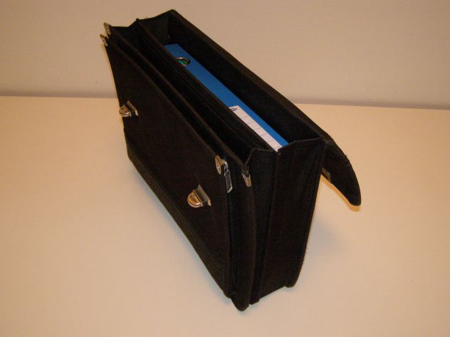 Cartella con tracolla in Nylon e PVC stampato - Foto 3