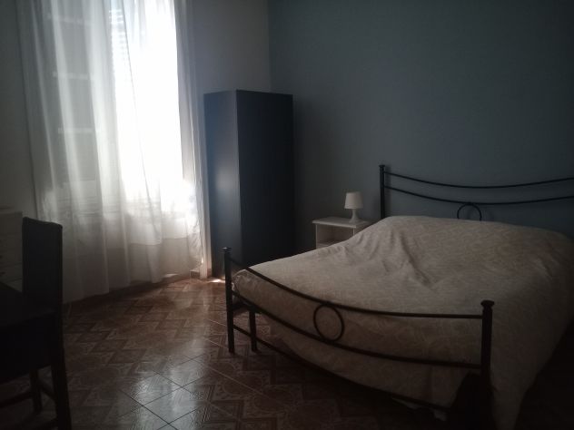 Pressi Via Umberto intero appartamento per studenti o studentesse €250 - Foto 2