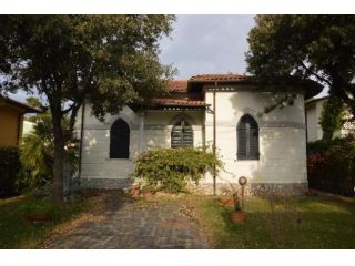 Villa in affitto a Tonfano - Pietrasanta 90 mq  Rif: 1078862