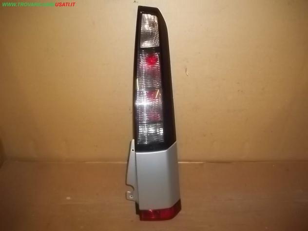 FANALE POST.D.(dal 01/2006) PARAB. NERA OPEL MERIVA (X03)  Parti elettriche  Fanaleria  Fanali  Fanale post. sx. OPEL - MERIVA A - 01-05-2003 - 01-05-
