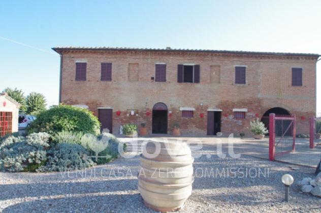 Rustico / Casale di 790 m² con più di 5 locali in vendita a Montepulciano - Foto 5