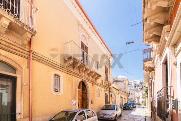 casa indipendente in vendita a Comiso in zona Centro Storico