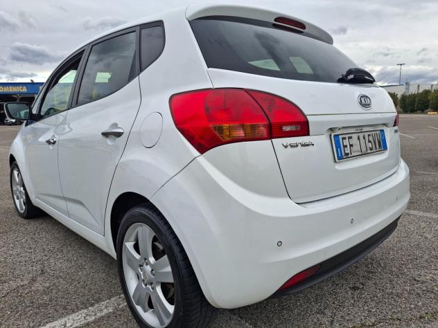 Kia Venga 1.6 CRDi-TETTO PANORAMICO APRIBILE- - Foto 9