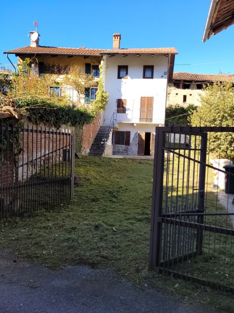 CASA INDIPENDENTE CON CORTILE E GIARDINO ESCLUSIVO - Foto 2
