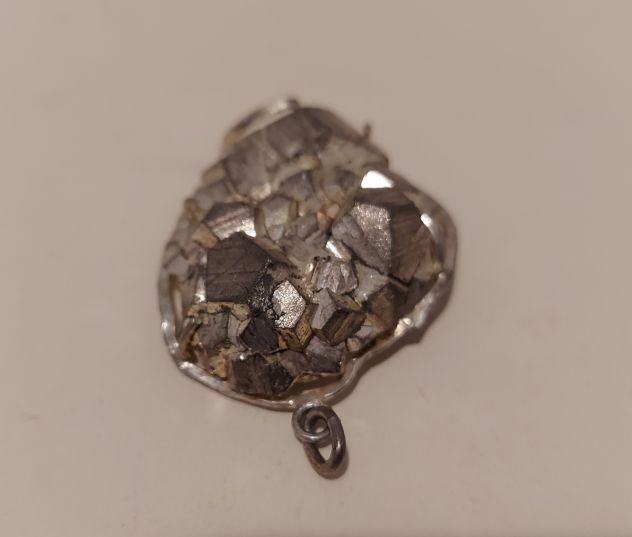 Ciondolo in pirite naturale color argento con montatura a cestello - Foto 4