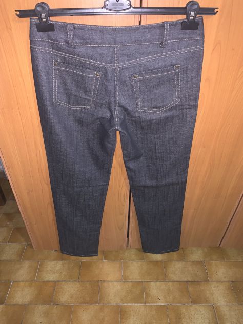 PANTALONI IN OTTIME CONDIZIONI DA DONNA MADE IN ITALY ELASTICIZZATI GRIGIO SCURO - Foto 9