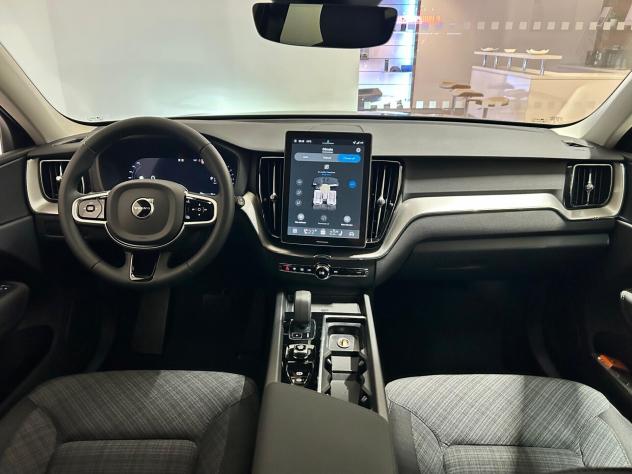 Volvo XC 60 T6 Plug-in hybrid AWD aut. Core MY26 *Anche Autocarro N1* - Foto 3