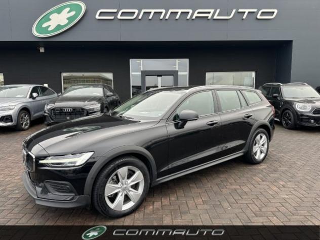VOLVO V60 Cross Country B4 (d) AWD automatico Core rif. 23897792