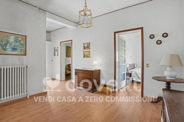 Villa di 222 m² con più di 5 locali e box auto in vendita a Laveno-Mombello - Foto 6