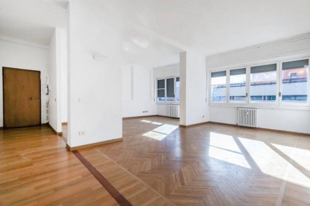 Appartamento di 108 m² con 3 locali in vendita a Milano