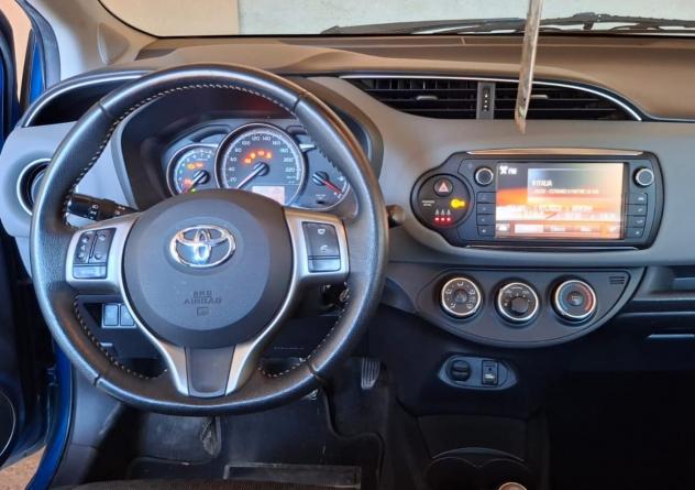 Toyota Yaris 1.0 5 porte Lounge - Foto 4