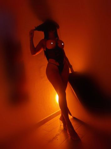 MASSAGGIO TANTRA CONCEDITI UN ATTIMO DI PAUSA E RINASCI!! SEMPRE DISPONIBILE!! - Foto 5 Tel:3508229140