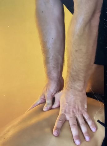 MASSAGGIATORE ITALIANO AD ESTE Tel:3520971286