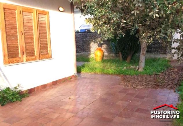 Condofuri Marina - Villa arredata su 2 livelli con giardino