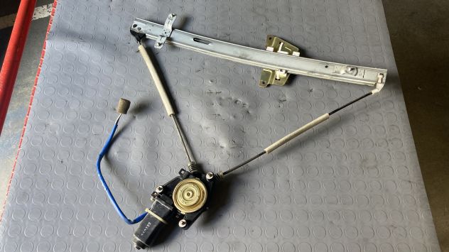 Alzcristallo anteriore DX Kia Sportage del 2001
