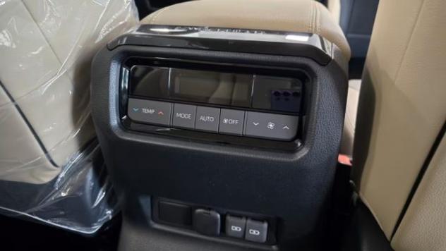 TOYOTA Land Cruiser Prado 250 rif. 23670818 - Foto 10