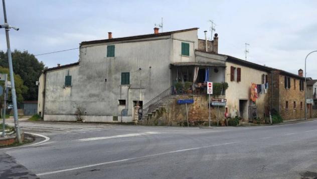 Immobile in asta di 100 m² con più di 5 locali e box auto in vendita a Sinalunga - Foto 2