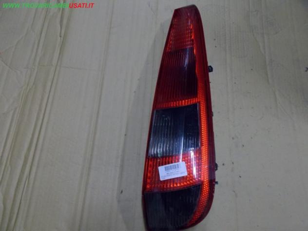 FANALE POST.D. 5 P. FORD FIESTA (CBK)  Parti elettriche  Fanaleria  Fanali  Fanale post. sx. FORD - FIESTA - 01-03-2002 - 01-12-2005