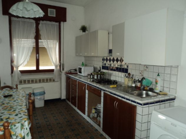 CAMERA SINGOLA CON BALCONE MILANO SUD OVEST/Abbiategrasso) - Foto 2