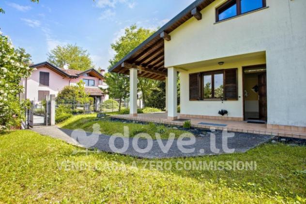 Villa di 250 m² con più di 5 locali e box auto doppio in vendita a Brebbia - Foto 11