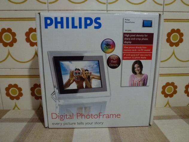 PHILIPS Digital photo frame 7FF2FPA MAI usato e nuovissimo:7 POLLICI con cornice - Foto 2