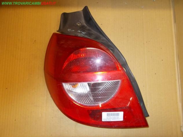 FANALE POST.S. RENAULT CLIO (C65/B65) Storia  Parti elettriche  Fanaleria  Fanali  Fanale post. sx. RENAULT - CLIO II STORIA - 01-02-2006 - 01-12-2011