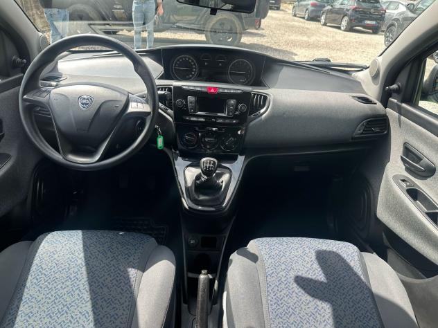 Lancia Ypsilon 1.0 FireFly 5 porte S&S Hybrid Silver - Foto 6