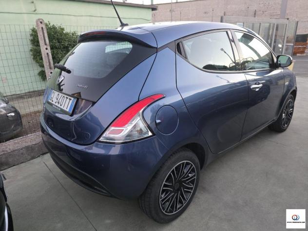 LANCIA - Ypsilon - 1.0 FireFly 5p. S&S Hybrid Silver - Foto 5