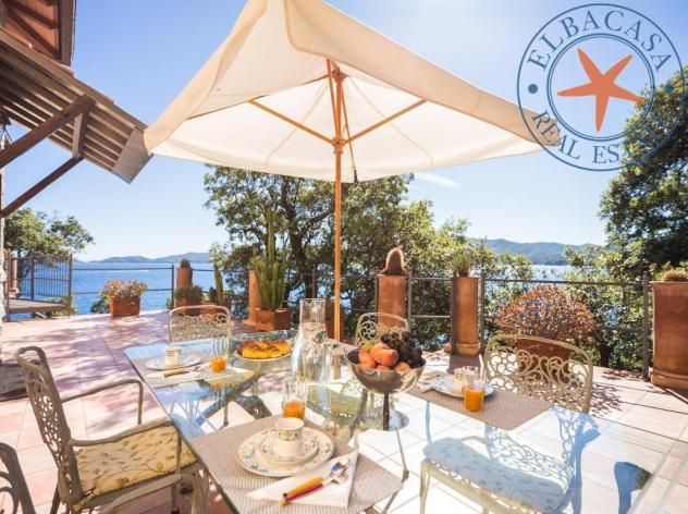MARCIANA MARINA - ELBA - VILLA DI LUSSO PIEDS DANS L'EAU - Foto 2