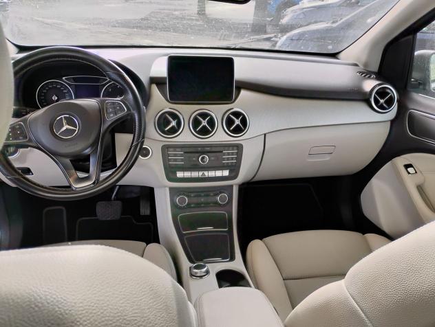 Mercedes-Benz Classe B B 180 d Automatic Sport - Foto 9