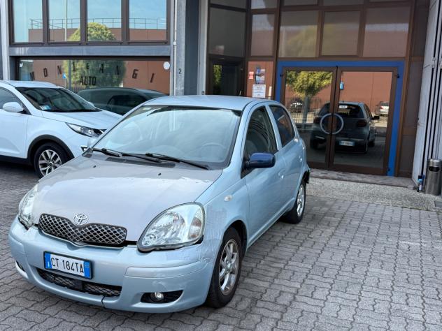 Toyota Yaris 1.0i 16V cat 5 porte Sol